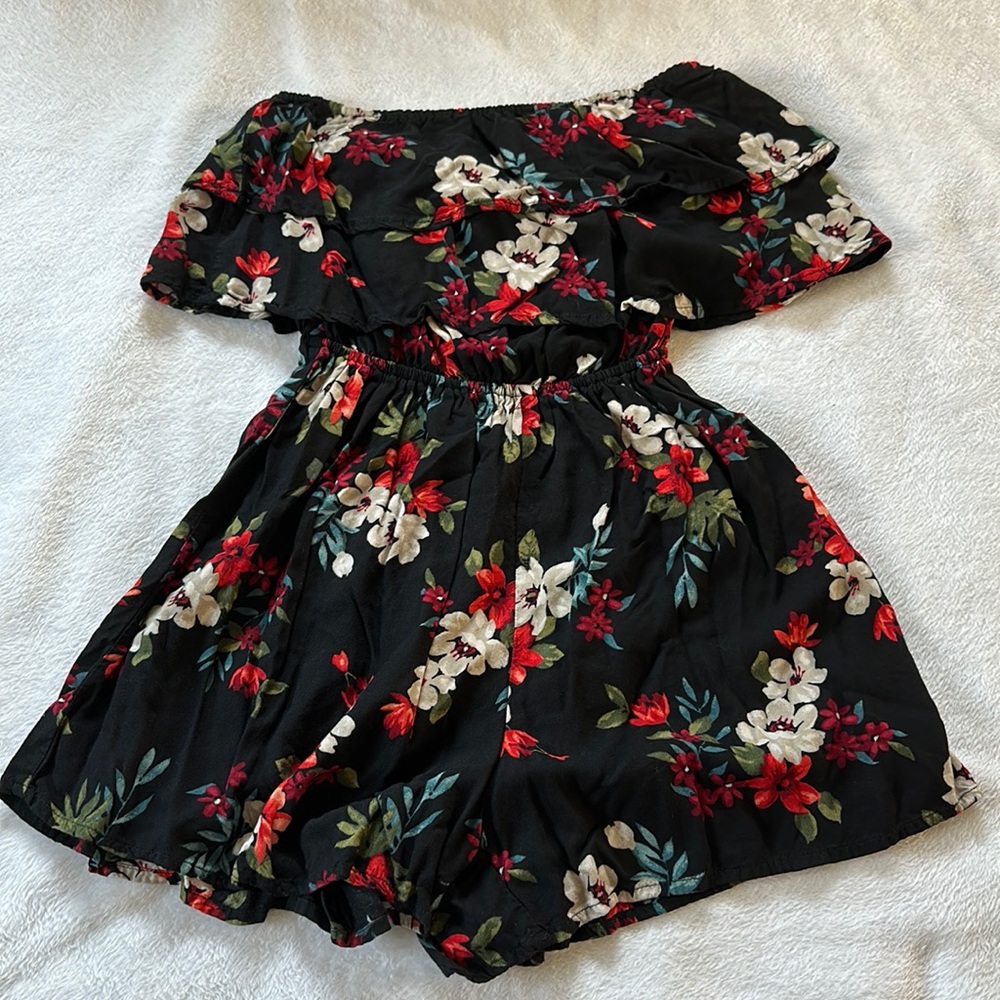 Hollister strapless romper